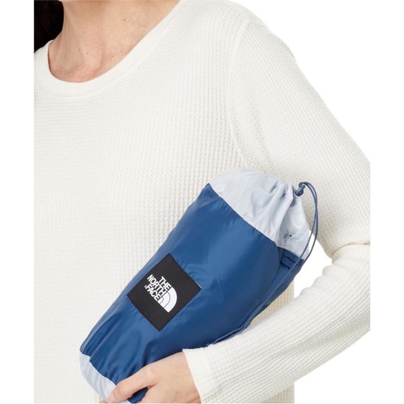 NWOT The North Face Blue Puffer Jacket Medium - Picture 2 of 14